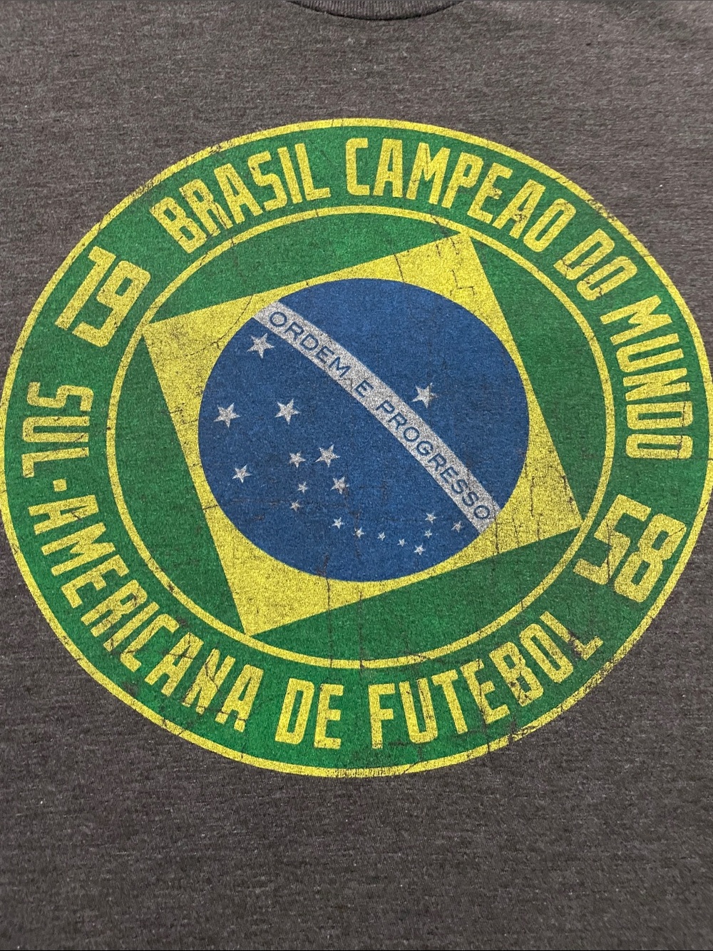 Brasil Campeao Do Mundo Graphic Tee